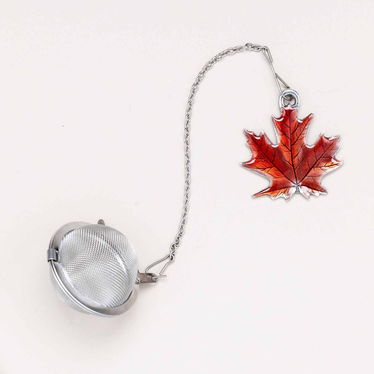 54-029-1500_f_maple-leaf-autumn-tea-infuser__70060